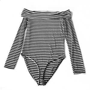 Off shoulder long-sleeve bodysuit